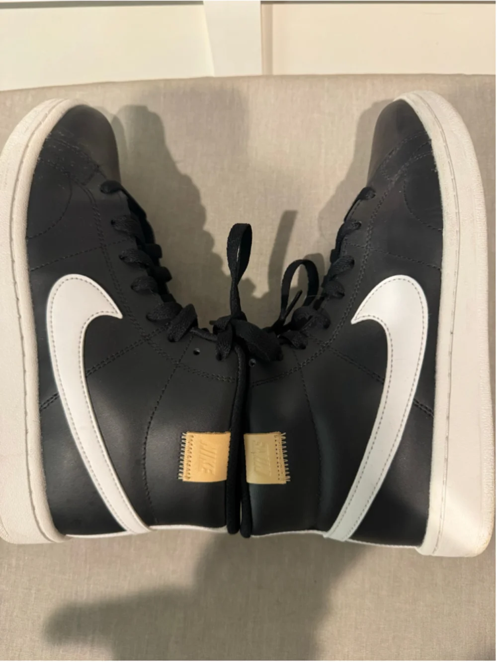 Women's Nike High Top Sneakers Black and White Size 8.5